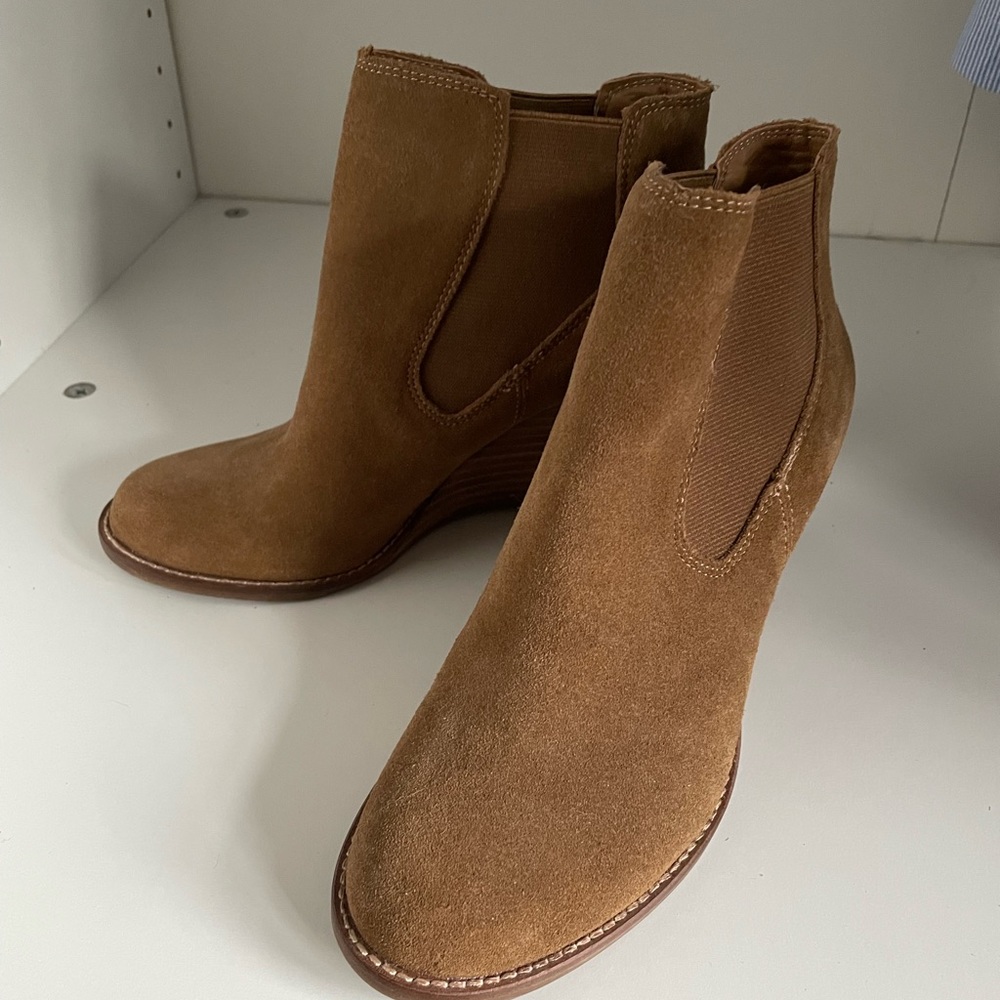 Lucky Brand camel booties size 7.5